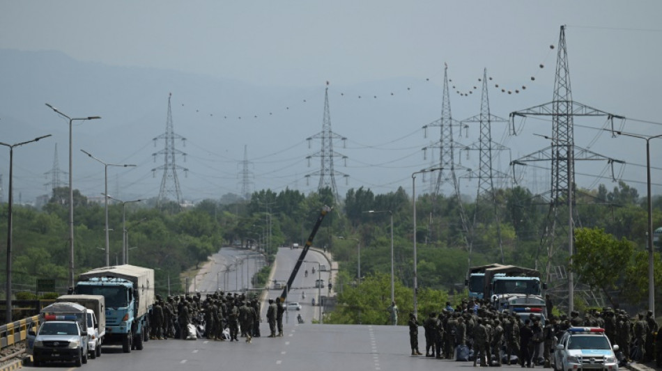La polic&iacute;a paquistan&iacute; bloquea Islamabad antes de una manifestaci&oacute;n de la oposici&oacute;n