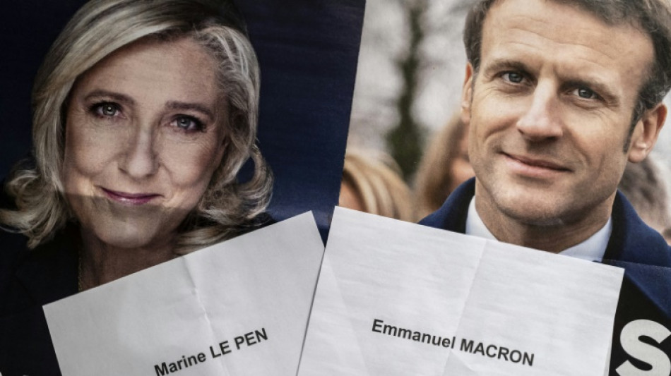 Pr&eacute;sidentielle: vifs &eacute;changes entre Macron et Le Pen d&egrave;s le d&eacute;but du d&eacute;bat