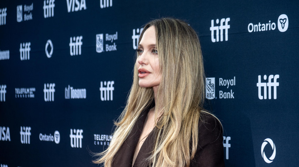 Angelina Jolie,'non riconosco il mio paese, tempi molto pesanti'