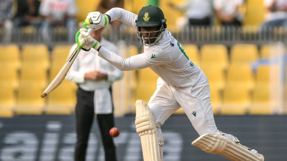 Muthusamy anchors South Africa to 316-6 in second India Test