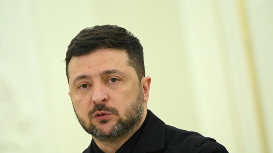 Zelensky, a gennaio 12mila bombe, droni e missili russi contro l'Ucraina