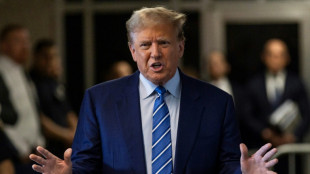 Trump comparece &agrave; sele&ccedil;&atilde;o de j&uacute;ri que decidir&aacute; sua sorte em tribunal de Nova York