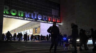 ++ Controlli a Termini, sequestrati 6 milioni di articoli contraffatti ++