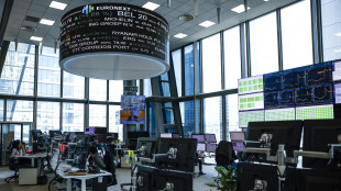 Borsa: Milano incerta (-0,5%) con l'Europa e Wall Street