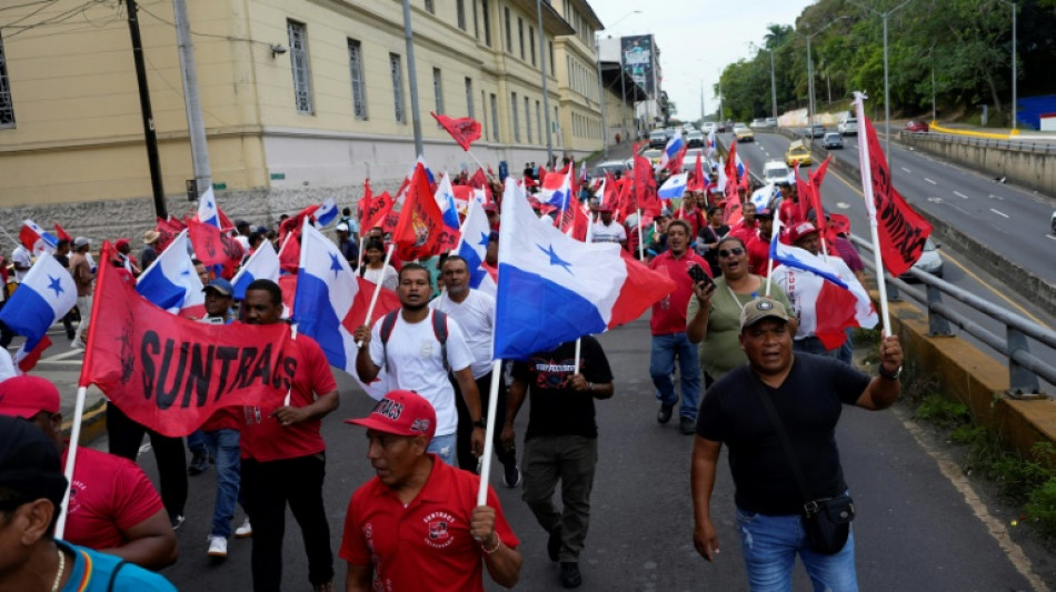 Panam&aacute; honra 'm&aacute;rtires' da luta pela soberania do Canal