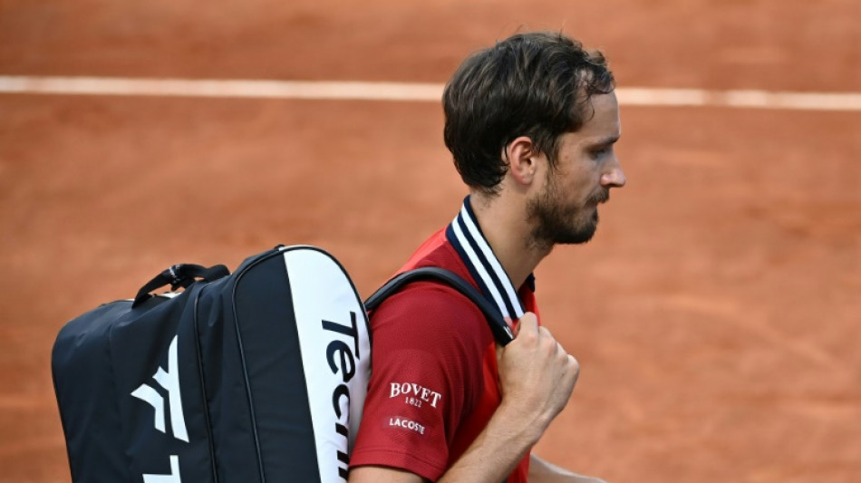 Atual campe&atilde;o, Daniil Medvedev cai nas oitavas do Masters 1000 de Roma