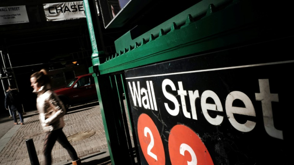 Wall Street conclut en hausse apr&egrave;s une d&eacute;tente des taux obligataires