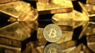 Oro e Bitcoin al riparo dalla bufera che investe i mercati