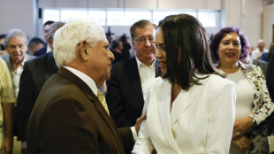 Oposi&ccedil;&atilde;o venezuelana anuncia candidata presidencial em meio a cerco judicial