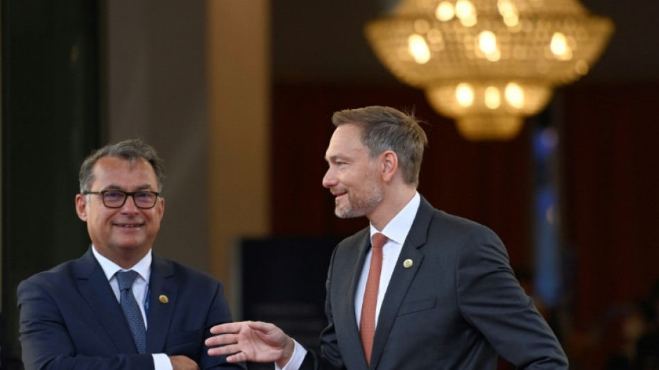 Les grands argentiers du G7 l&egrave;vent des fonds pour l'Ukraine