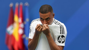 "Je vais donner ma vie pour ce club": Mbapp&eacute; r&eacute;alise "son r&ecirc;ve" et enflamme Madrid