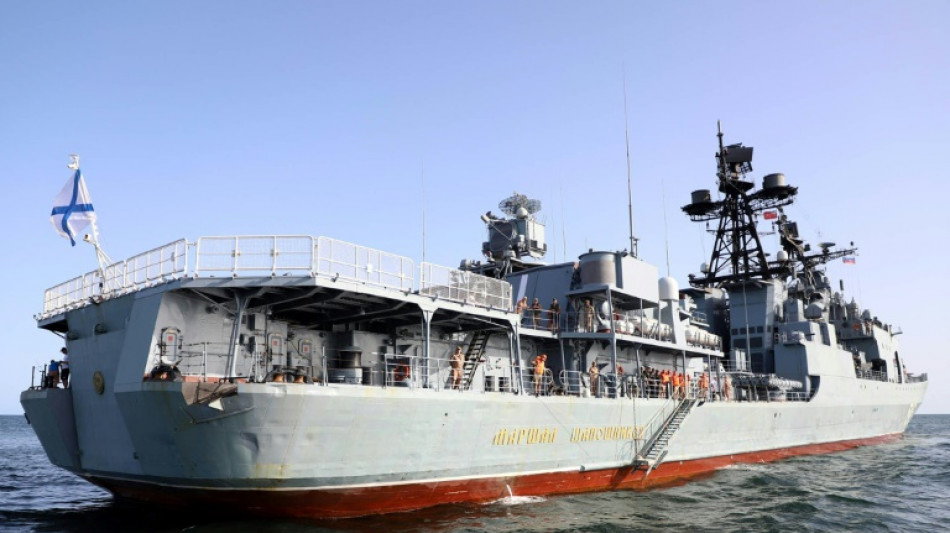 Navios de guerra chineses e russos participam de exerc&iacute;cios militares com o Ir&atilde;