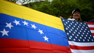 Manifestantes pedem elei&ccedil;&otilde;es e ajustes salariais ante embaixada dos EUA na Venezuela