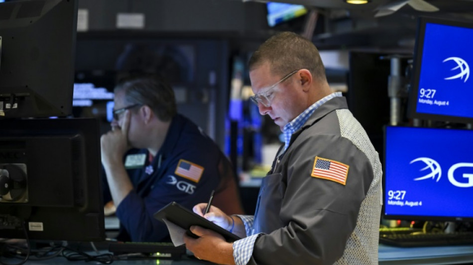 Wall Street ouvre en hausse, les résultats d'entreprises en ligne de mire