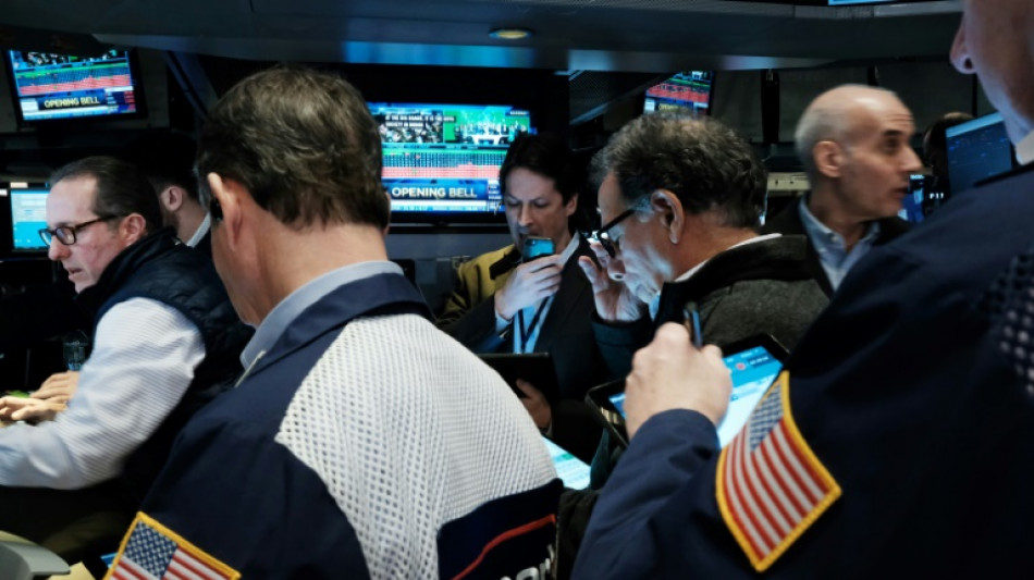 Wall Street en baisse &agrave; l'ouverture, les taux remontent