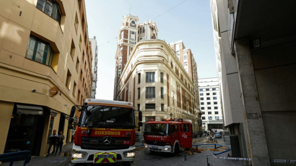 Un muerto y 14 heridos en una explosi&oacute;n en un edificio en Espa&ntilde;a