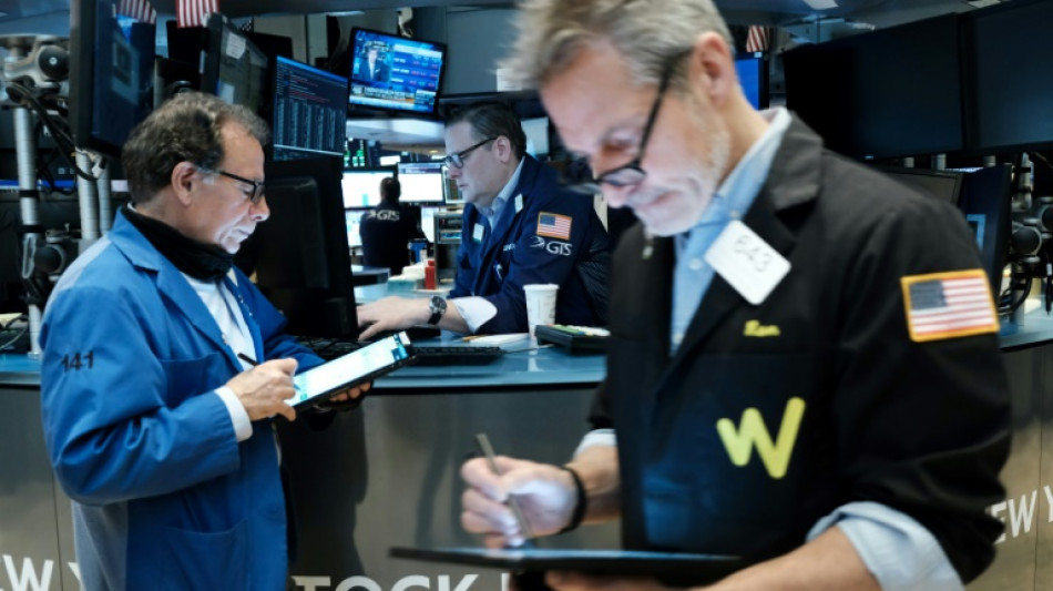 Wall Street en l&eacute;g&egrave;re hausse avant un long week-end