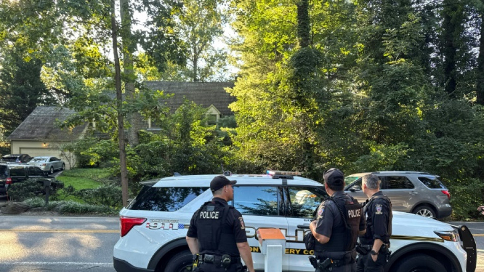 FBI faz operação de busca na casa de ex-conselheiro de Trump John Bolton, hoje opositor