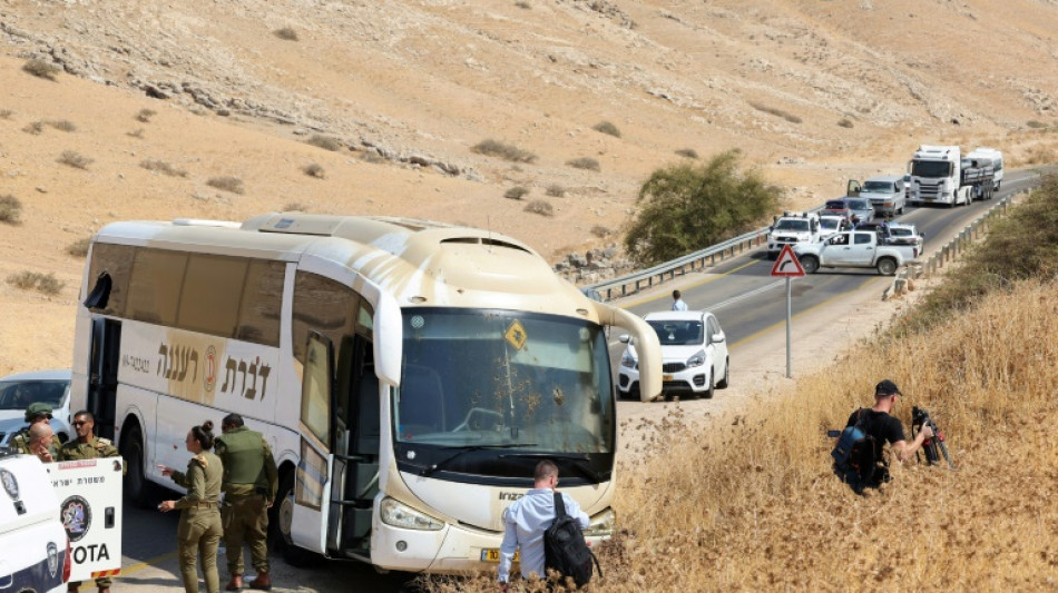 Siete heridos en un ataque contra un autob&uacute;s israel&iacute; en Cisjordania ocupada