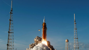 Astronautas da Artemis II acionam motores rumo &agrave; Lua