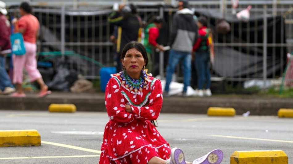 Milhares de ing&iacute;denas acampam em Bogot&aacute; e exigem reuni&atilde;o com governo colombiano