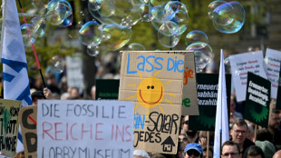Tausende Menschen demonstrieren f&uuml;r mehr Tempo bei der Energiewende  