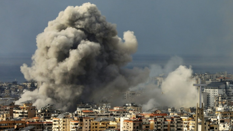 Novos bombardeios israelenses em sub&uacute;rbio de Beirute e 12 mortos no sul do L&iacute;bano