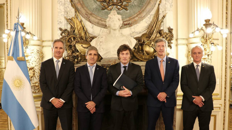 Milei agli argentini: il peggio &egrave; passato, ultimo sforzo