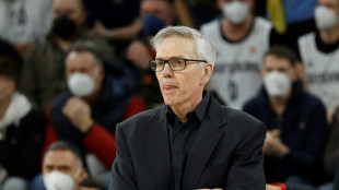 Herbert streicht Kr&auml;mer und Kratzer - Warten auf Theis