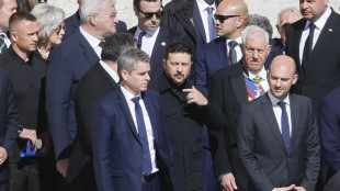 Kiev, 'costruttivo' primo scambio tra Zelensky e Trump