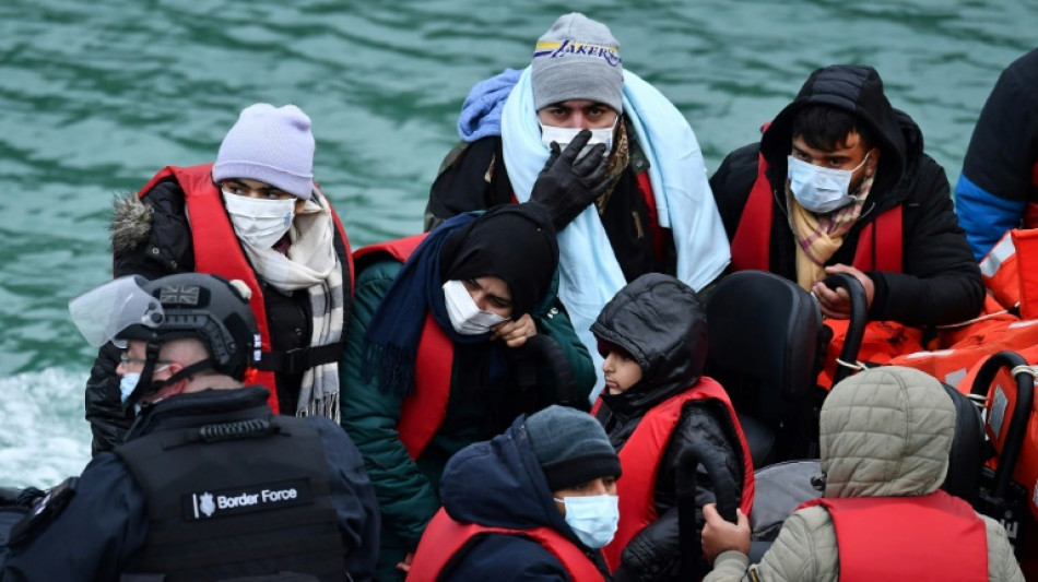 Reino Unido registr&oacute; m&aacute;s de 28.000 migrantes llegados a trav&eacute;s del Canal de la Mancha en 2021