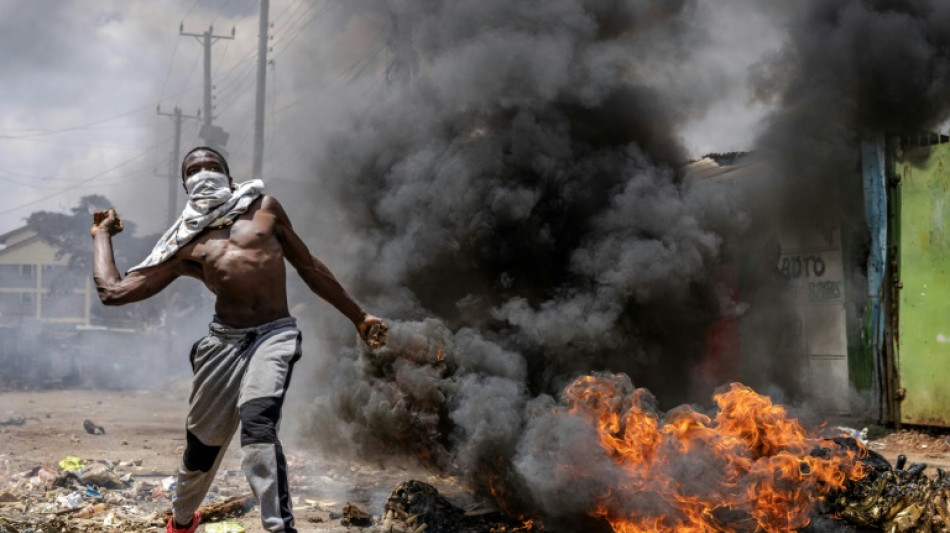 Manifestations au Kenya: gaz lacrymog&egrave;nes contre le convoi de l'opposant Odinga