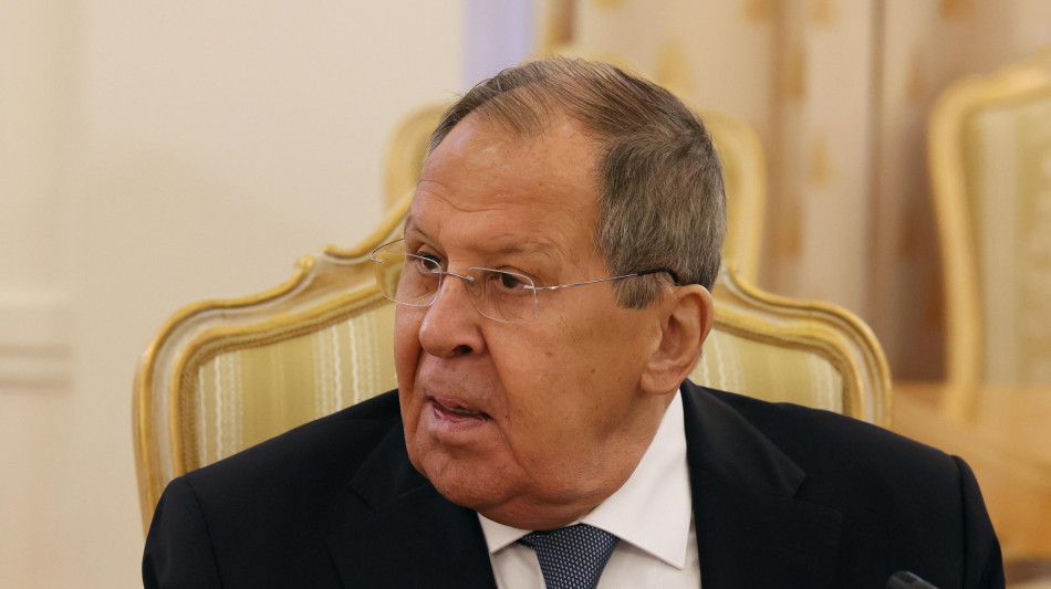 Lavrov, 'solidarietà con Venezuela contro minacce esterne'