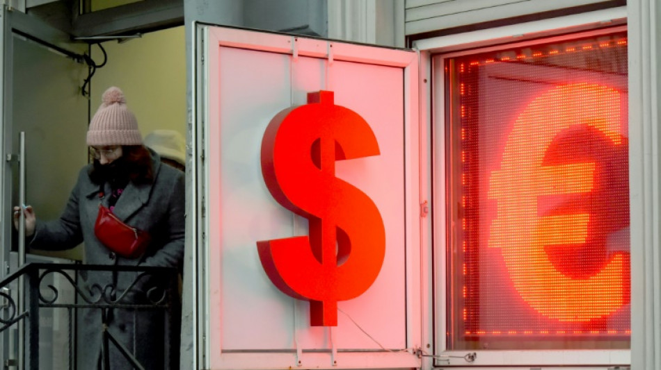 L'euro &agrave; son plus bas face au dollar depuis pr&egrave;s de 20 ans