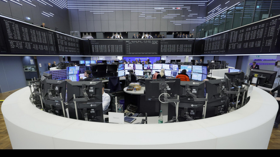 Borsa: l'Europa chiude piatta, Francoforte +0,18%