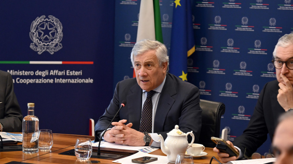 Tajani, la linea politica &egrave; quella della Ue, Italia non isolata