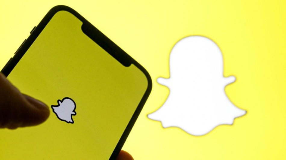 Snapchat gains users but continues to lose money