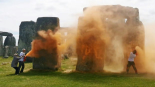Justicia británica absuelve a autores de la protesta naranja en Stonehenge