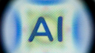 Apresentadora gerada por IA apresenta documentário em canal britânico