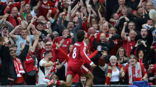 Liverpool vence Arsenal e se isola na lideran&ccedil;a do Ingl&ecirc;s; City perde 2&ordf; seguida