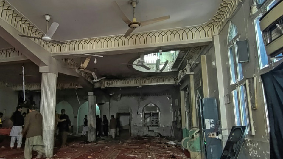Al menos 56 muertos en atentado contra una mezquita en Pakist&aacute;n