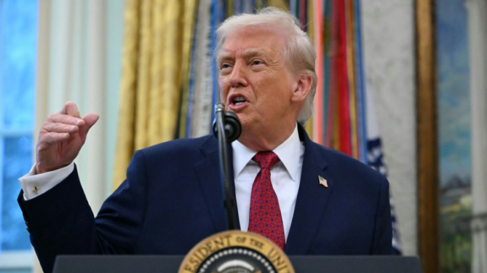 Processo de Trump contra BBC por US$ 10 bilh&otilde;es ser&aacute; julgado em fevereiro de 2027