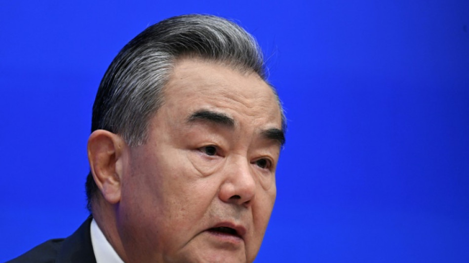 China critica 'expans&atilde;o desenfreada das alian&ccedil;as militares'