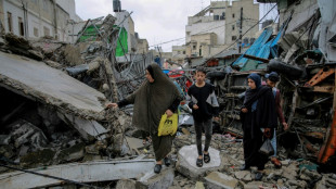 Doze ref&eacute;ns e 30 presos palestinos s&atilde;o libertados ap&oacute;s extens&atilde;o da tr&eacute;gua Israel-Hamas
