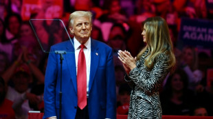 Melania Trump sai em defesa de seu marido: 'Ele n&atilde;o &eacute; Hitler'
