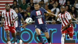 Foot: Paris et Mbapp&eacute; assurent l'essentiel &agrave; Ajaccio