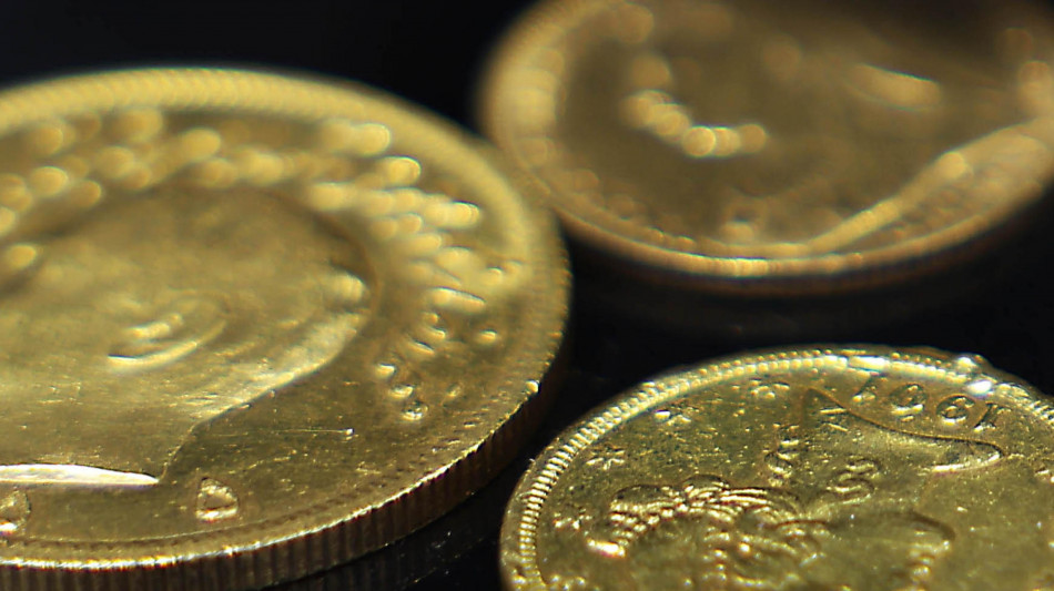 L'oro a nuovi massimi, sale a 3.393,4 dollari