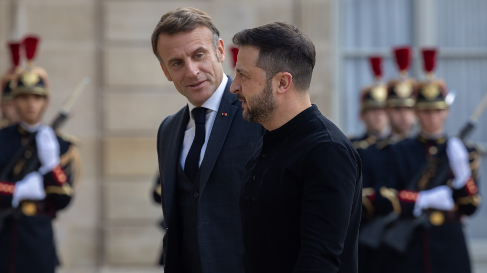 Il presidente ucraino Zelensky &egrave; arrivato a Parigi