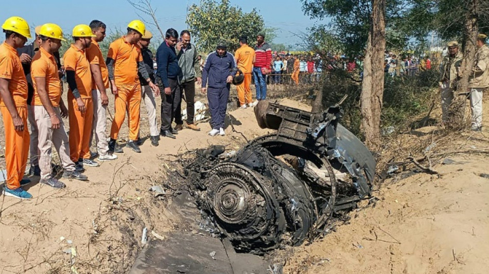 Un piloto muerto tras colisi&oacute;n de dos aviones militares en India