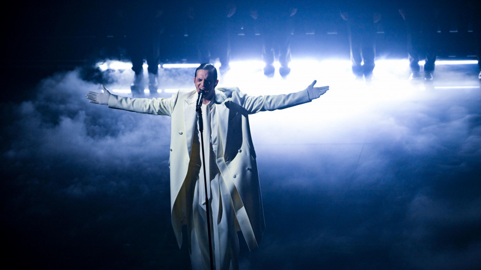 Perdutamente, l'omaggio da brivido di Achille Lauro alle vittime di Crans Montana